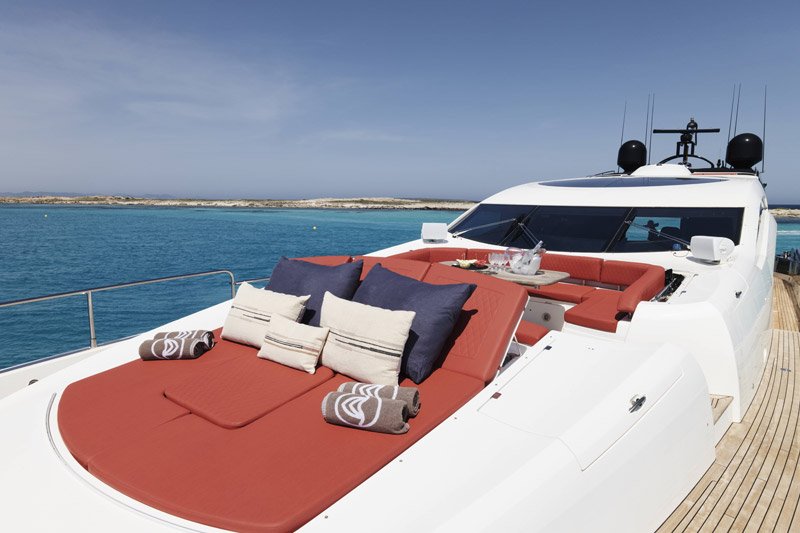 Ibiza boat charter 92 PREDATOR front seating