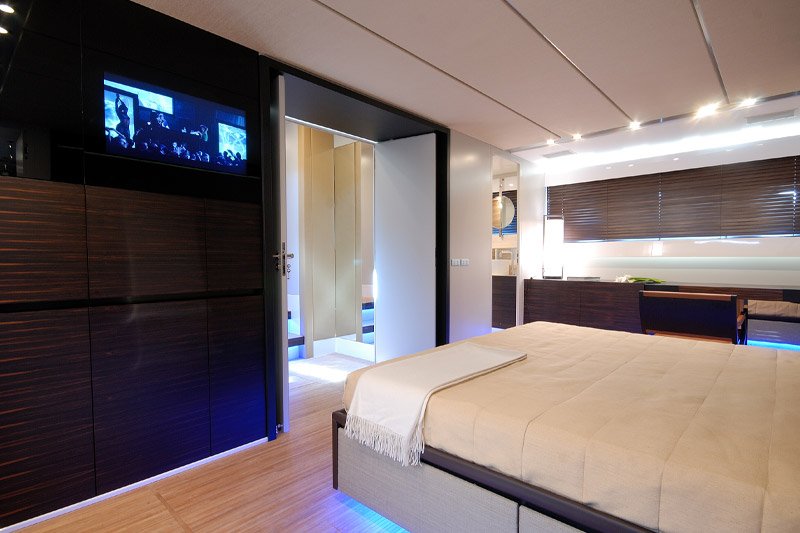 Ibiza boat charters 90 Canados bedroom